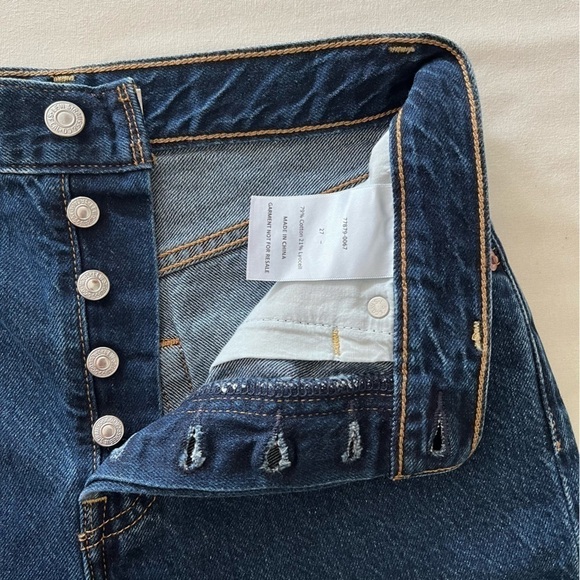 Unworn Sample - Levi's Ribcage Shorts in Noe Dark Mineral - Picture 8 of 14